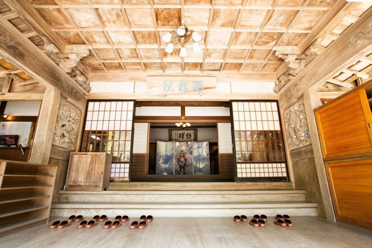 Hotel Koyasan Shukubo Saizenin Zewnętrze zdjęcie