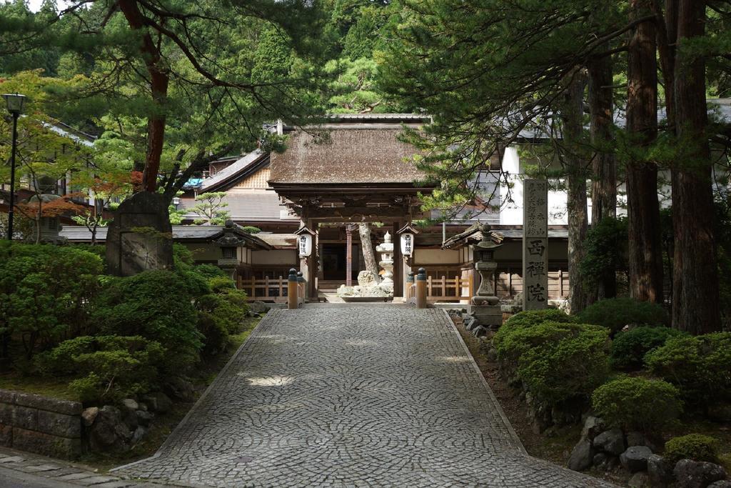 Hotel Koyasan Shukubo Saizenin Zewnętrze zdjęcie